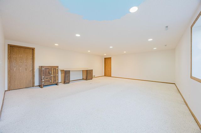 302 Fairway Drive, Casselton, ND 58012