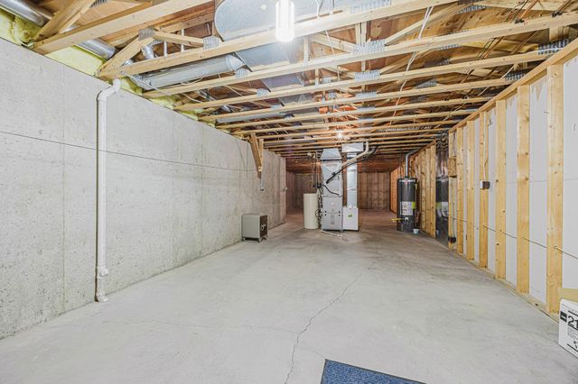 302 Fairway Drive, Casselton, ND 58012