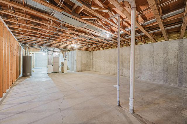 302 Fairway Drive, Casselton, ND 58012