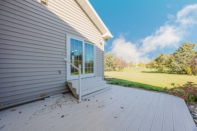 302 Fairway Drive, Casselton, ND 58012