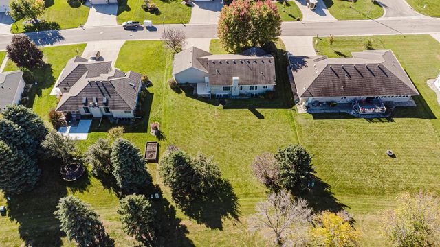 302 Fairway Drive, Casselton, ND 58012