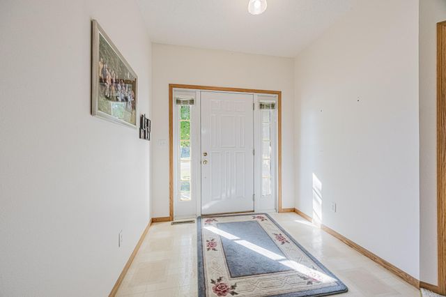 302 Fairway Drive, Casselton, ND 58012