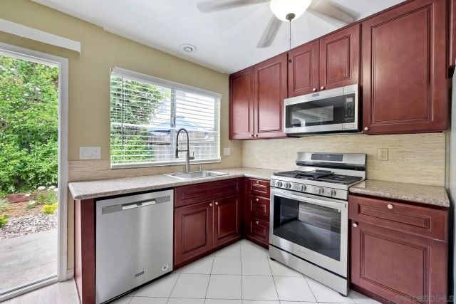 3436 Thunder Dr, Oceanside, CA 92056