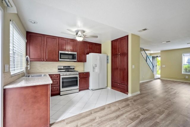 3436 Thunder Dr, Oceanside, CA 92056