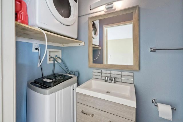 3436 Thunder Dr, Oceanside, CA 92056