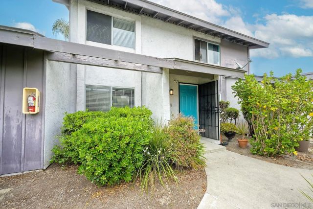 3436 Thunder Dr, Oceanside, CA 92056