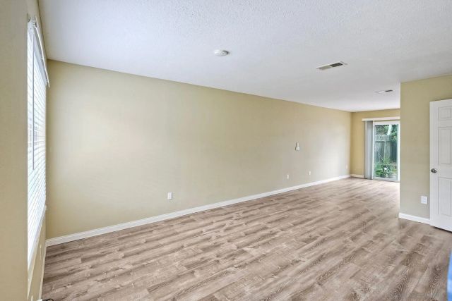 3436 Thunder Dr, Oceanside, CA 92056