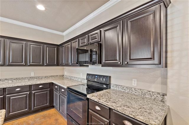 4295 Commando Trail, College Station, TX 77845