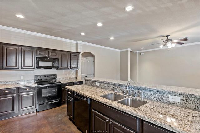 4295 Commando Trail, College Station, TX 77845
