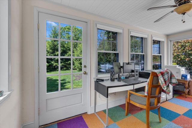 1 E Rogues Path, Huntington Station, NY 11746