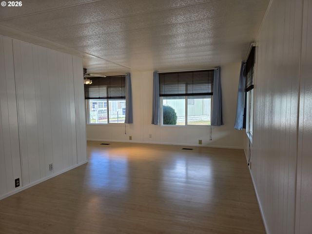 13045 Se STARK St 112, Portland, OR 97233