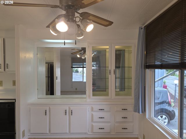 13045 Se STARK St 112, Portland, OR 97233