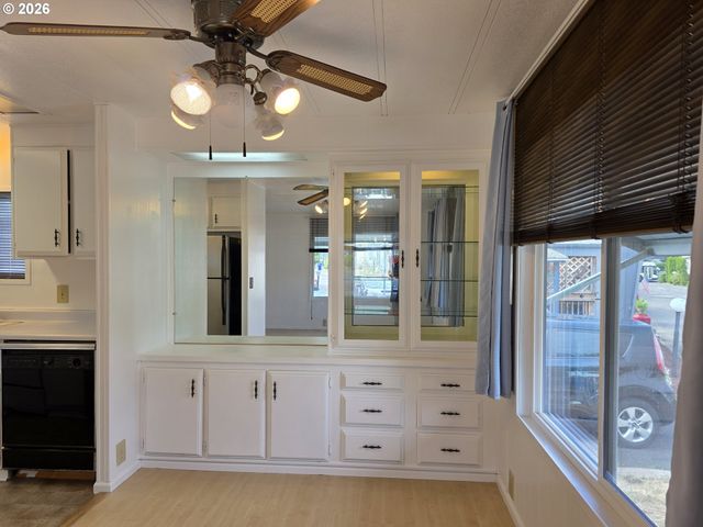 13045 Se STARK St 112, Portland, OR 97233