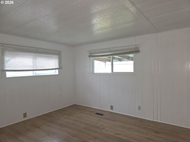 13045 Se STARK St 112, Portland, OR 97233