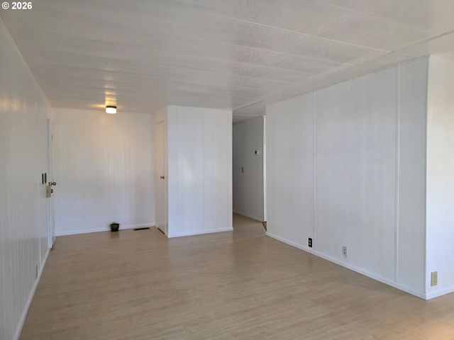 13045 Se STARK St 112, Portland, OR 97233