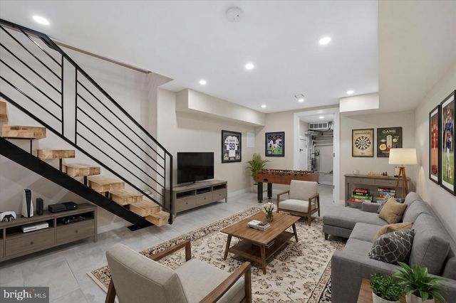 5511 PINE ST, Philadelphia, PA 19143