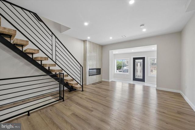 5511 PINE ST, Philadelphia, PA 19143