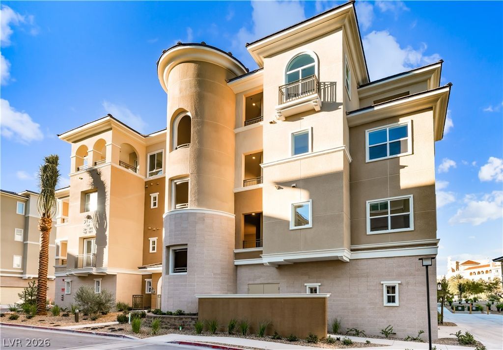 9132 Las Manaitas Avenue 302, Las Vegas, NV 89144