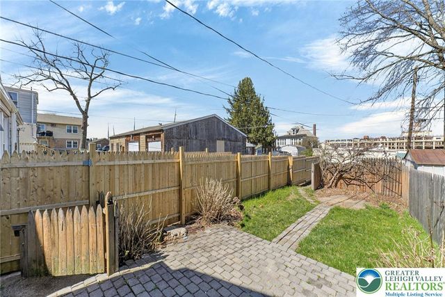 2427 Forest Street, Wilson Boro, PA 18042
