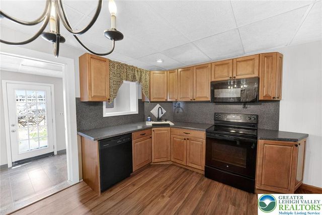 2427 Forest Street, Wilson Boro, PA 18042