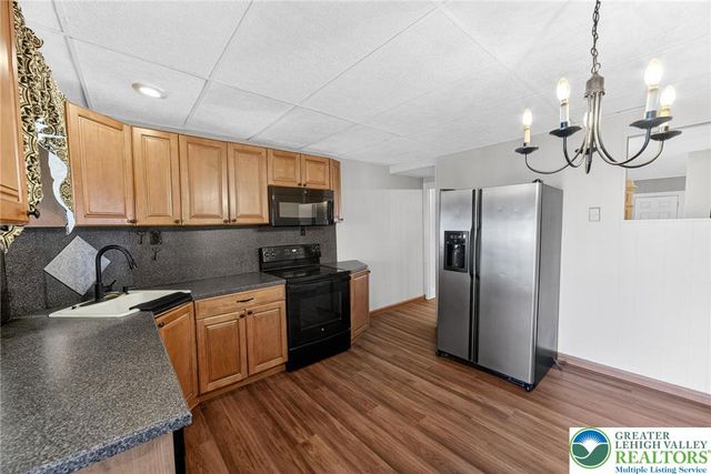 2427 Forest Street, Wilson Boro, PA 18042