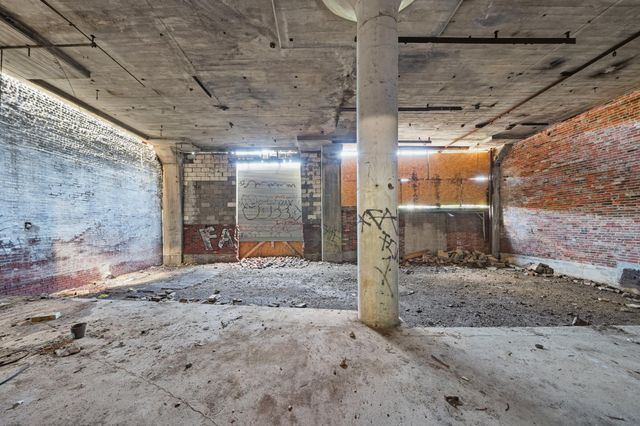 401 E ALLEGHENY AVE, Philadelphia, PA 19134