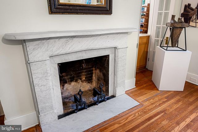 16 W READ ST, Baltimore, MD 21201