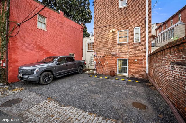 16 W READ ST, Baltimore, MD 21201