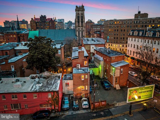 16 W READ ST, Baltimore, MD 21201