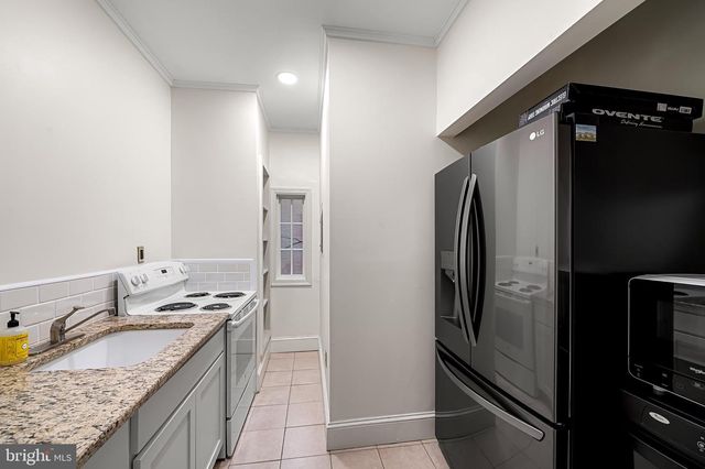 16 W READ ST, Baltimore, MD 21201