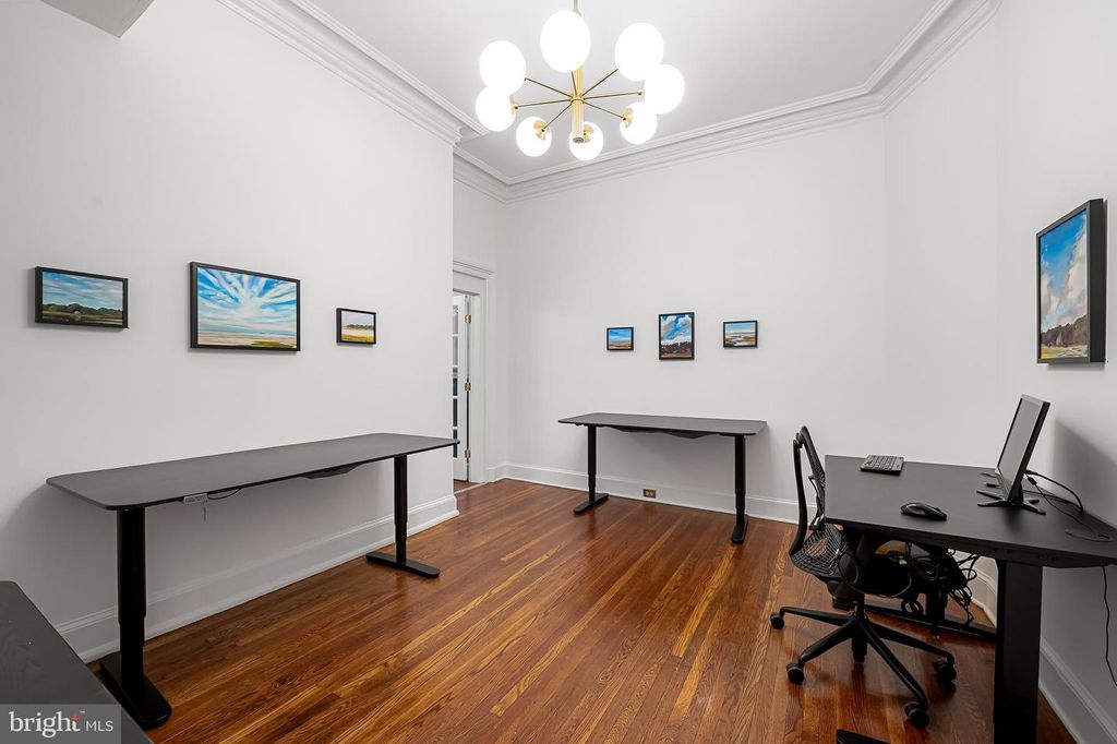 Image 12 of property listing at 16 W READ ST, Baltimore, MD 21201