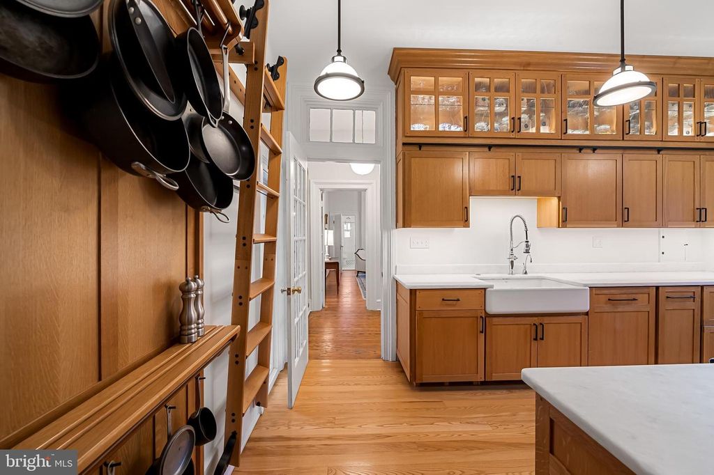 Image 20 of property listing at 16 W READ ST, Baltimore, MD 21201