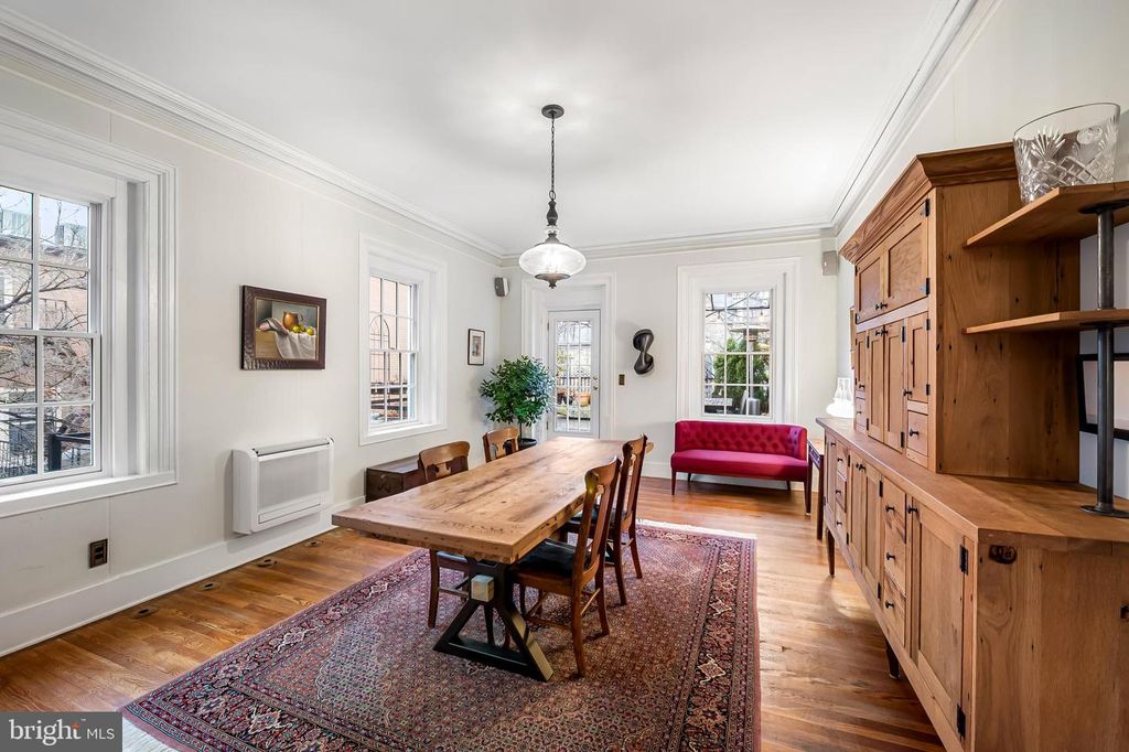 Image 22 of property listing at 16 W READ ST, Baltimore, MD 21201