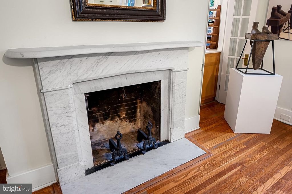 Image 24 of property listing at 16 W READ ST, Baltimore, MD 21201