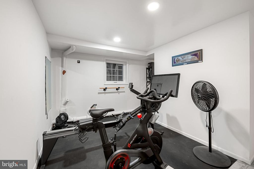 Image 42 of property listing at 16 W READ ST, Baltimore, MD 21201