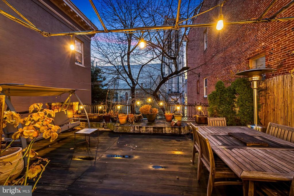 Image 46 of property listing at 16 W READ ST, Baltimore, MD 21201