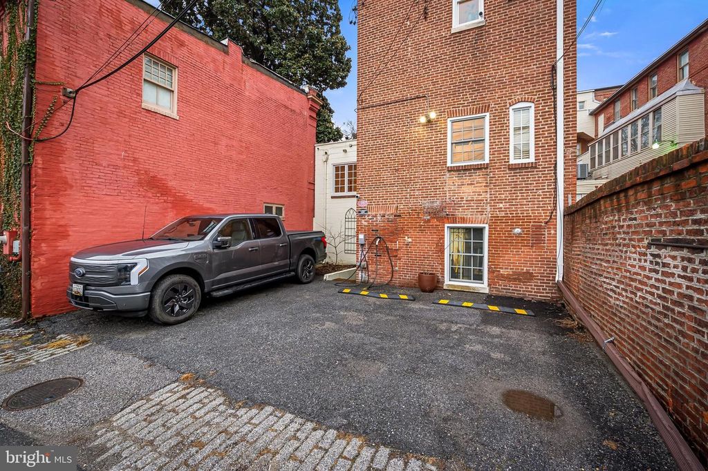 Image 48 of property listing at 16 W READ ST, Baltimore, MD 21201