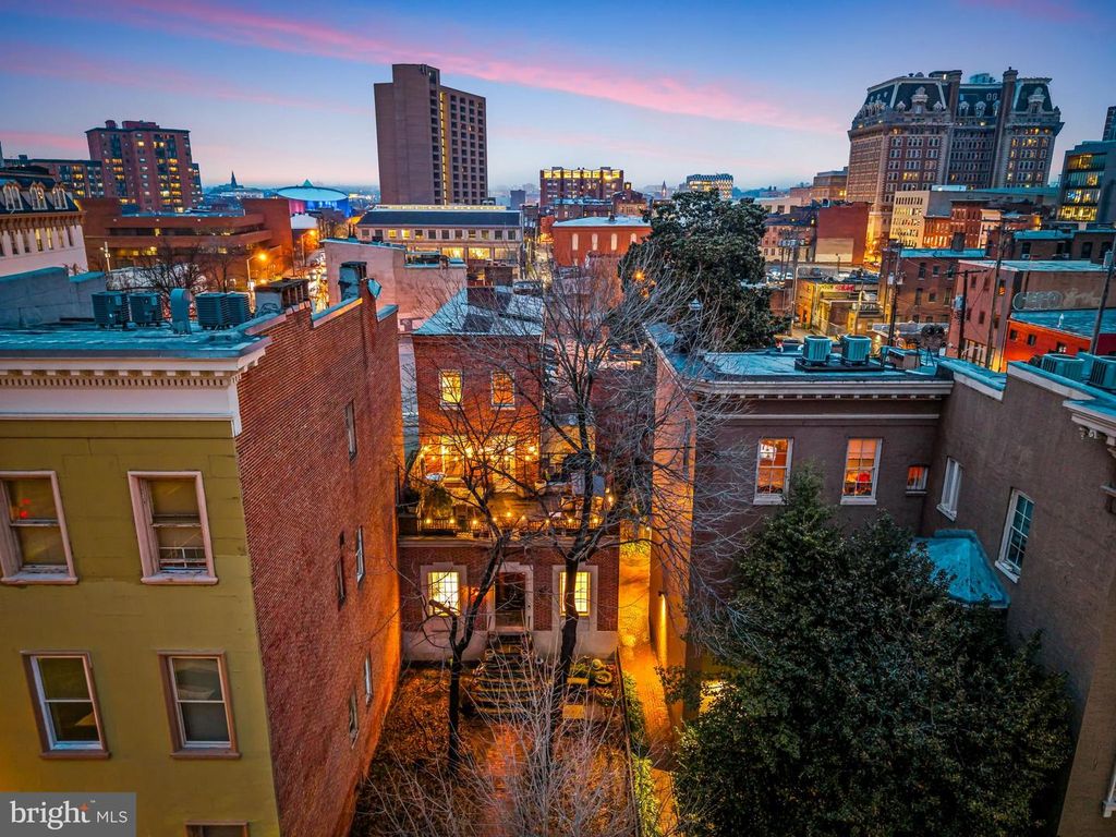 Image 49 of property listing at 16 W READ ST, Baltimore, MD 21201