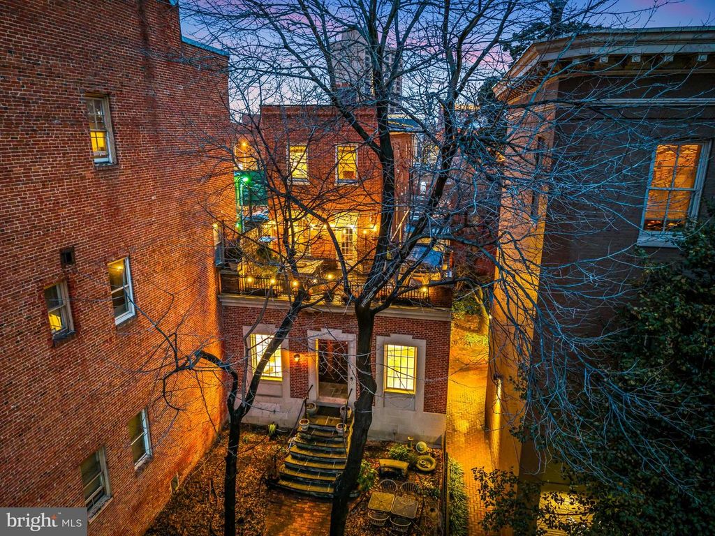 Image 50 of property listing at 16 W READ ST, Baltimore, MD 21201