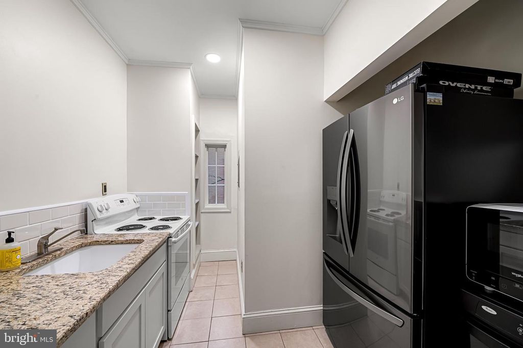 Image 8 of property listing at 16 W READ ST, Baltimore, MD 21201