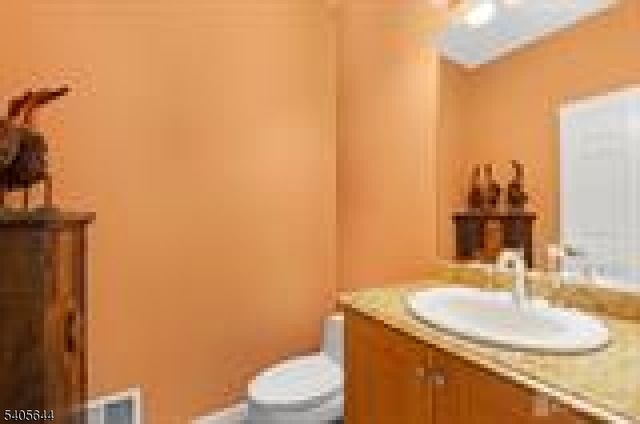 31 Mcfarlane Cir, Monroe Twp., NJ 08831