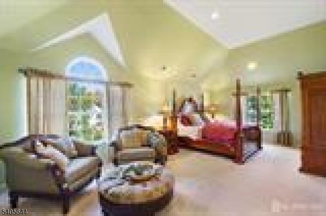 31 Mcfarlane Cir, Monroe Twp., NJ 08831