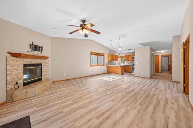 1819 9th Avenue SE, Forest Lake, MN 55025