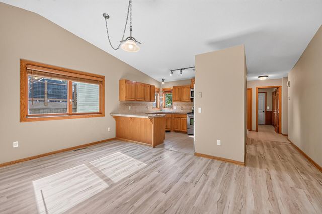 1819 9th Avenue SE, Forest Lake, MN 55025