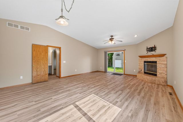 1819 9th Avenue SE, Forest Lake, MN 55025