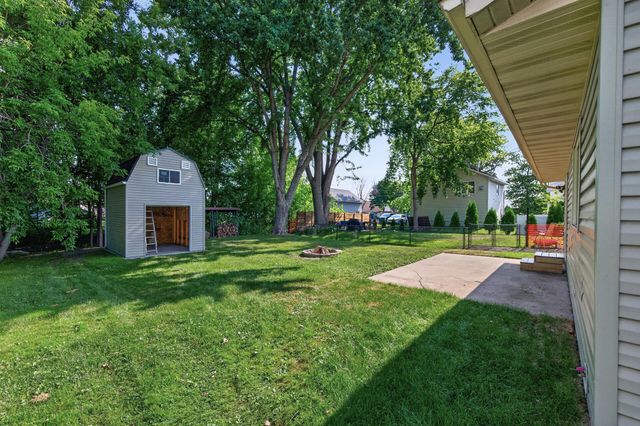 1819 9th Avenue SE, Forest Lake, MN 55025