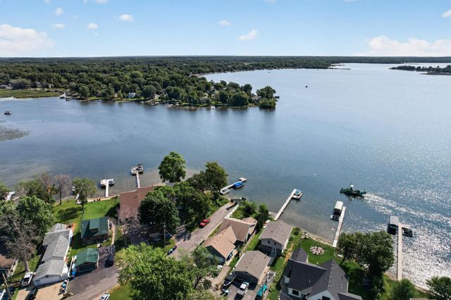 1819 9th Avenue SE, Forest Lake, MN 55025