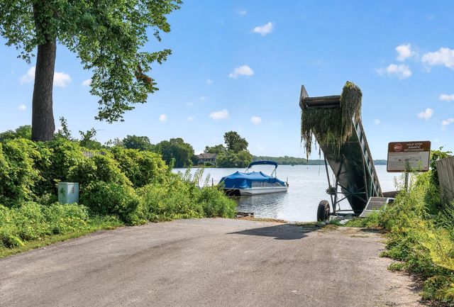 1819 9th Avenue SE, Forest Lake, MN 55025