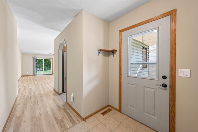 1819 9th Avenue SE, Forest Lake, MN 55025