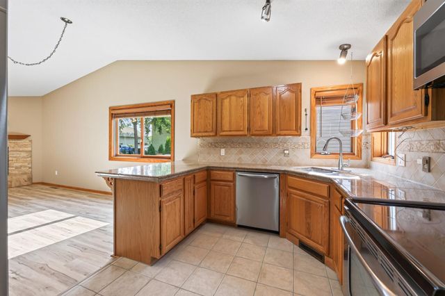 1819 9th Avenue SE, Forest Lake, MN 55025